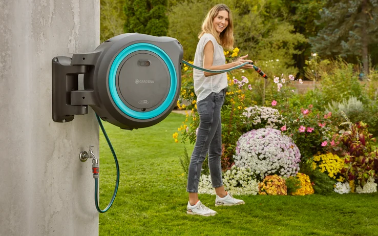 Gardena Akumuliatorinė prie sienos tvirtinama žarnos ritė PowerRoll XL, rinkinys, 35 m žarnos, turkio spalvos aprašymas - Prekės nuotrauka