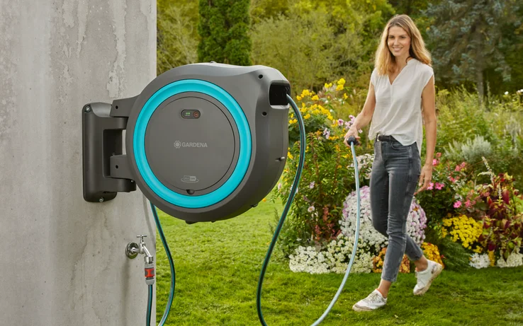 Gardena Akumuliatorinė prie sienos tvirtinama žarnos ritė PowerRoll XL, rinkinys, 35 m žarnos, turkio spalvos aprašymas - Prekės nuotrauka