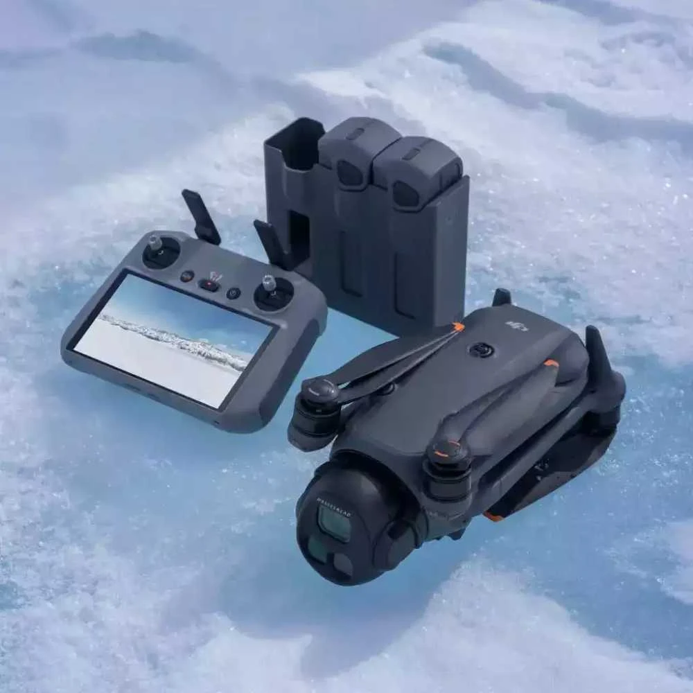 DJI Mavic 4 Pro Fly More Combo (DJI  RC 2) dronas