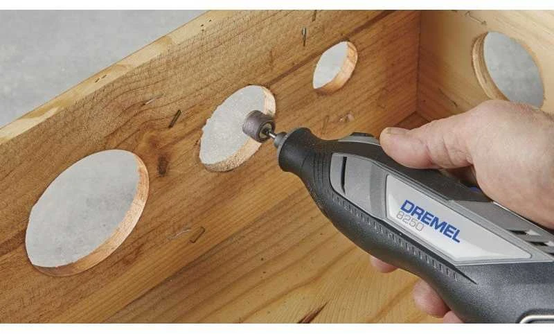 Daugiafunkcis įrankis Dremel 8250-5, su 5 priedais