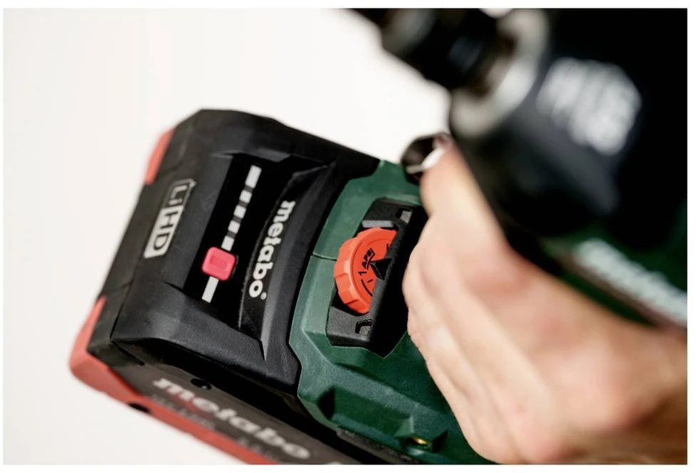 Smūginis veržliasūkis Metabo SSW 18 LTX 550 BL; 18 V (be akumuliatoriaus ir pakrovėjo)