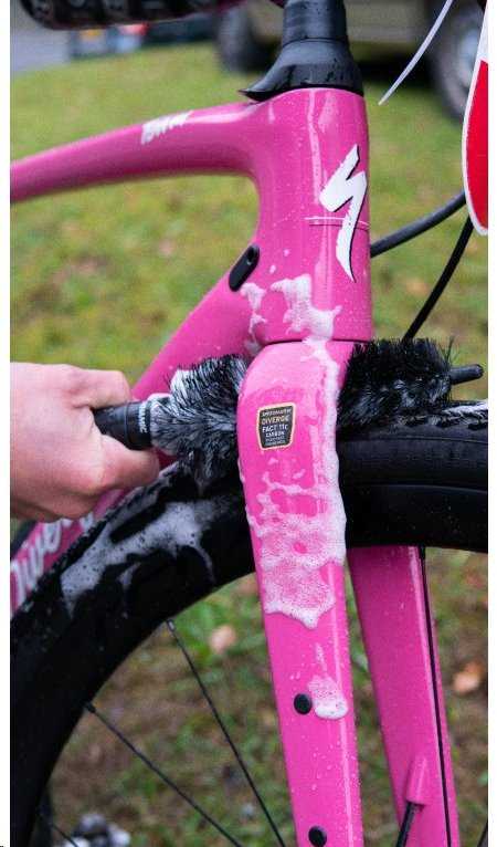 Dynamic Bike Care Kūgio formos dinaminis šepetys