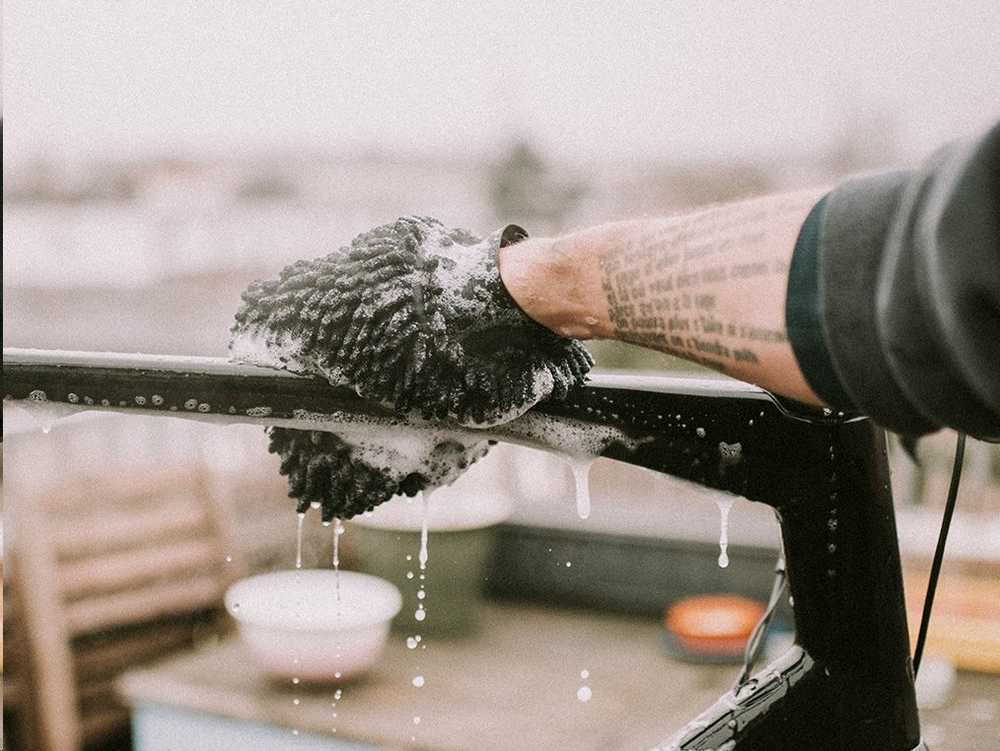 Dynamic Bike Care Mikropluošto pirštinė Mikropluoštas Bike Cleaning Glove Dynamic