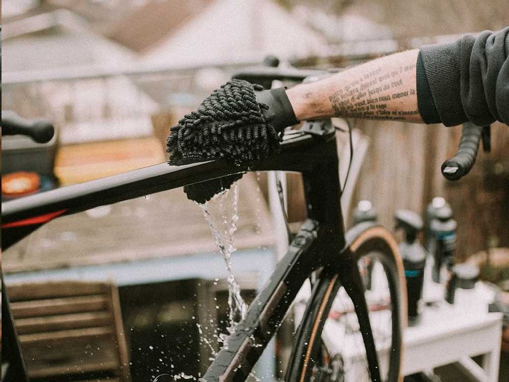 Dynamic Bike Care Mikropluošto pirštinė Mikropluoštas Bike Cleaning Glove Dynamic