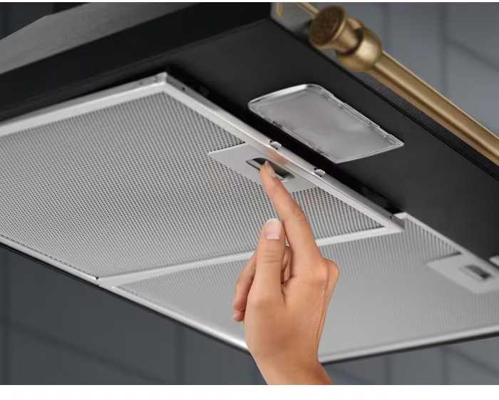 Electrolux EFC226R gartraukis Wall-mounted Juodas 420 m³/h