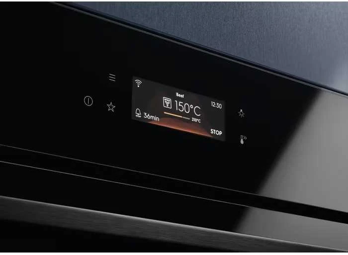 70l.talpos įmontuojama garinė juodos spalvos orkaitė Electrolux EOB8S39WZ