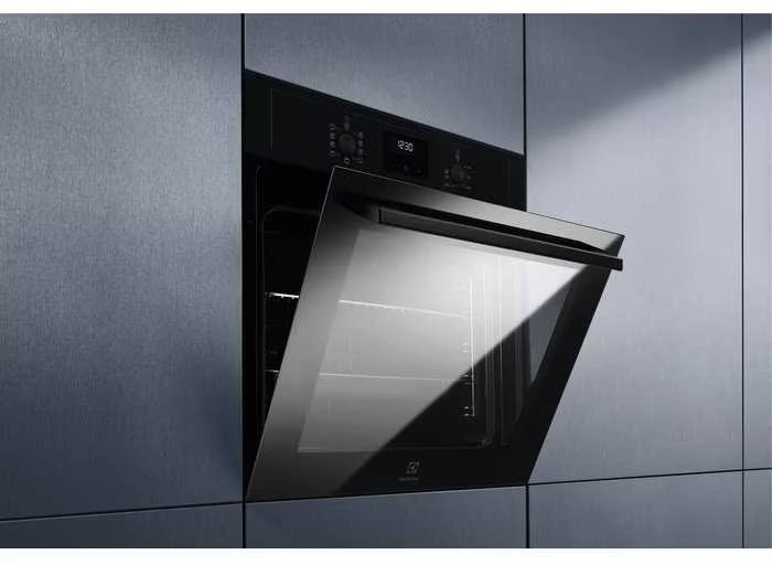 Juodos spalvos orkaitė Electrolux EOF3C50H