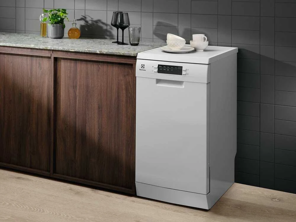 45 cm pločio baltos spalvos indaplovė Electrolux ESA42110SW