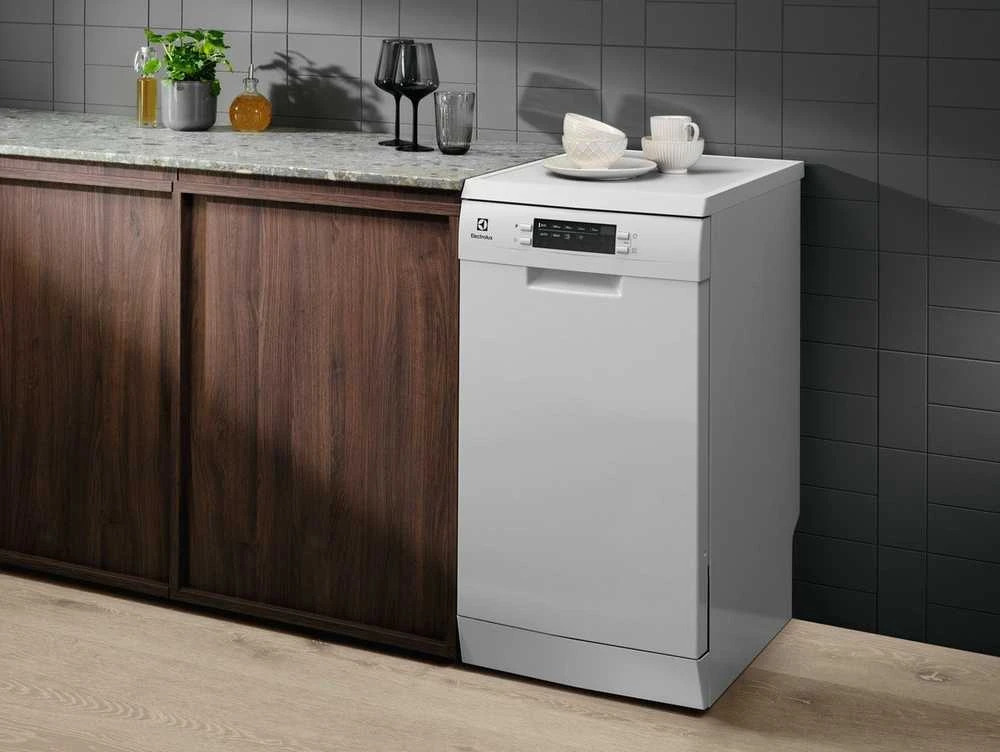 45 cm pločio baltos spalvos indaplovė Electrolux ESS42220SW