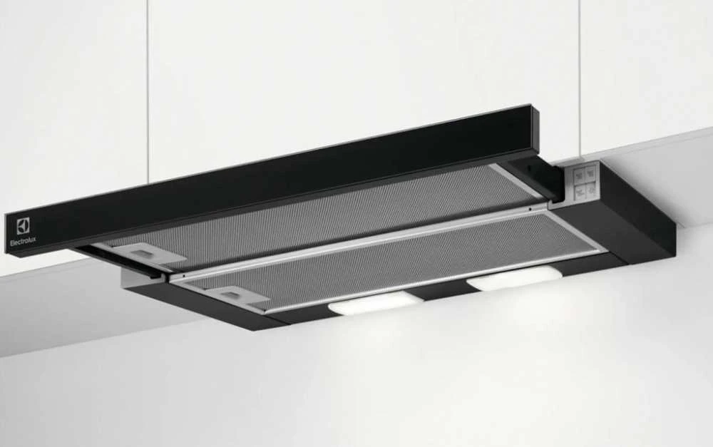 Ištraukiamas juodos spalvos gartraukis Electrolux LFP326FB