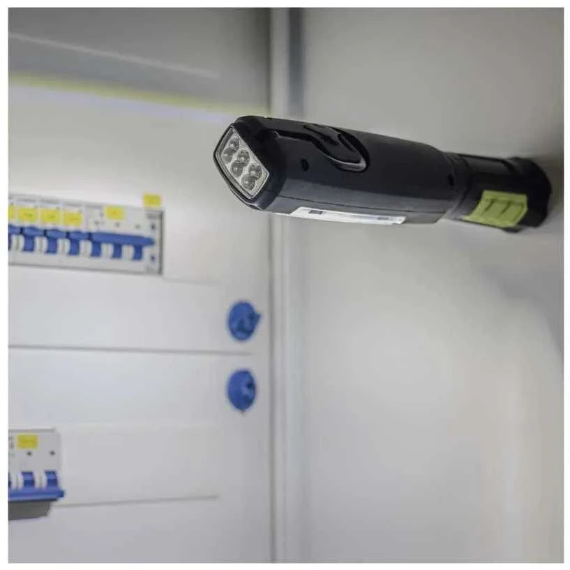 LTC Įkraunamas LED žibintuvėlis 3W 280Lm Li-Ion 3,7V 2,5Ah /Maitinimo adapteris + Automobilinis įkroviklis/ P4518 Emos 0001-00012-04514