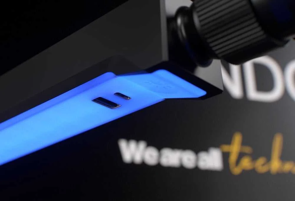 Laikiklis ENDORFY Broadcast žemo profilio RGB strėlės svirtis
