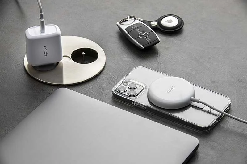 „Epico Hero“ dėklas, skirtas „iPhone 12 / 12 Pro“, su „MagSafe“ tvirtinimo laikikliu – skaidrus
