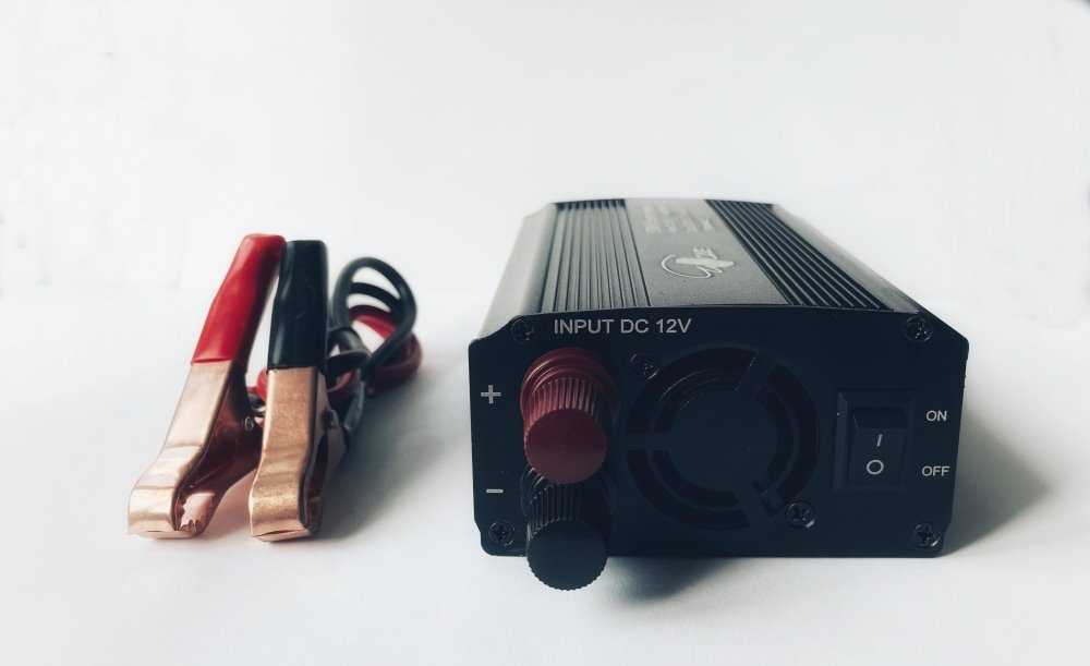 EUROCASE įtampos keitiklis DY-8109-12, AC/DC 12V/230V, 500W, USB