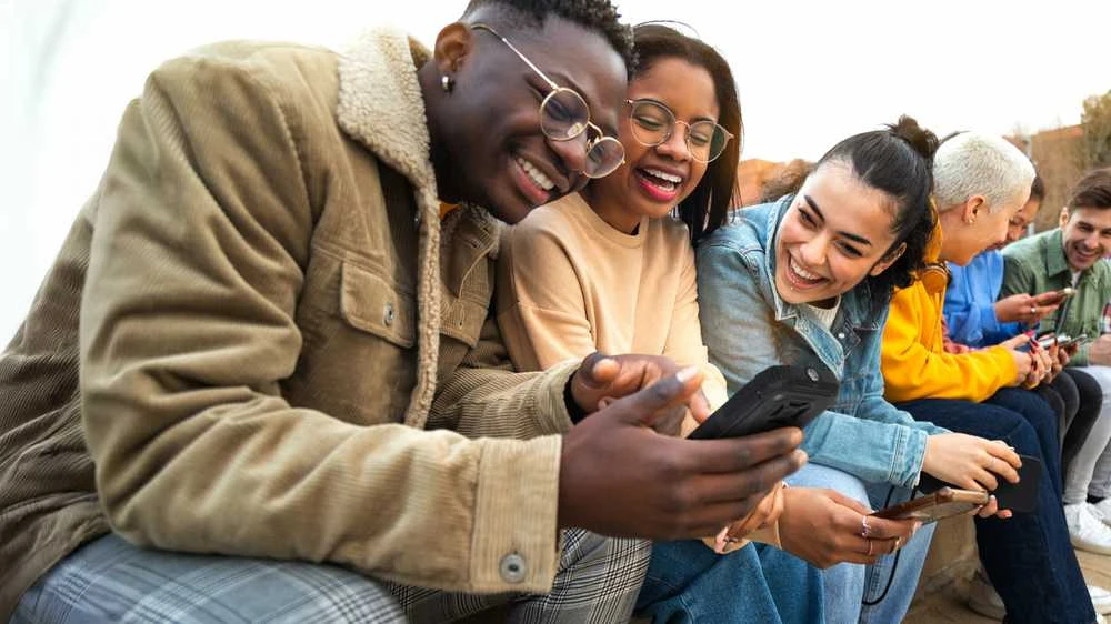 „EVOLVEO MaxPhone A1“, mygtukinis dviejų SIM kortelių telefonas, juodas
