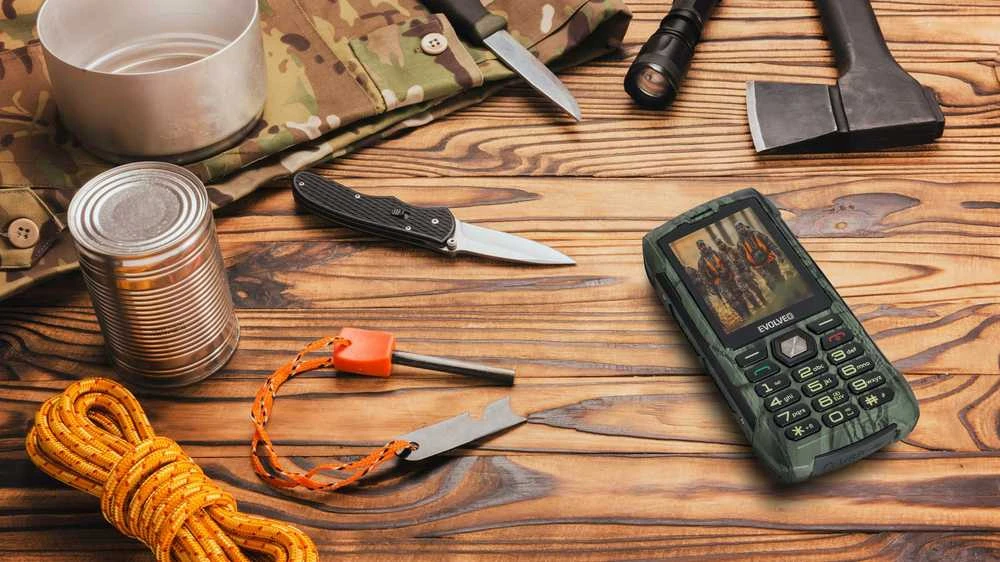 EVOLVEO StrongPhone H1, vandeniui atsparus patvarus telefonas su dviem SIM kortelėmis, kamufliažas