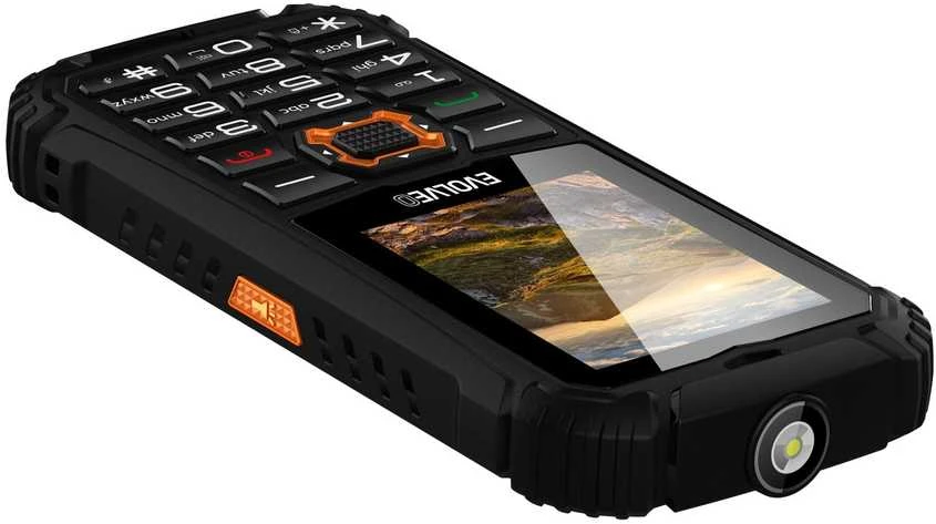 EVOLVEO StrongPhone Q1, vandeniui atsparus, patvarus dviejų SIM kortelių telefonas, juodos ir oranžinės spalvos