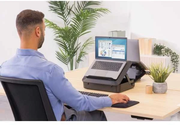 Fellowes | Breyta 2in1 Nešiojamas kompiuteris Carry Case/Nešiojamas kompiuteris Riser | 384 x 308 x 89 mm | Juodas