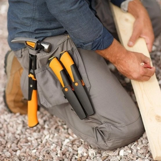 FISKARS Plaktukas universalus su viniatraukiu L