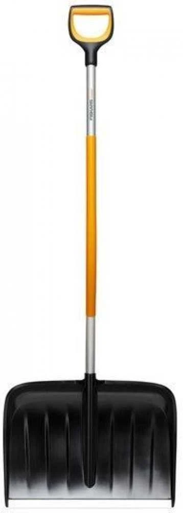 Fiskars X-series™ lenktas sniego stūmiklis