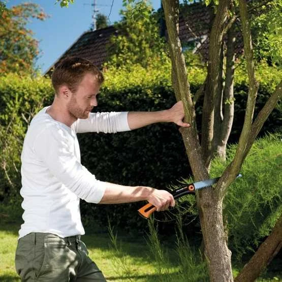 Fiskars Xtract™ sodo pjūklas (L) SW 75