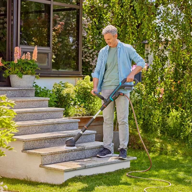 Gardena Akumuliatorinis daugiafunkcinis valytuvas "AquaBrush Universal", skirtas horizontaliam ir vertikaliam plovimui
