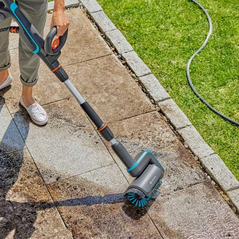 Gardena Akumuliatorinis daugiafunkcinis valytuvas "AquaBrush Universal", skirtas horizontaliam ir vertikaliam plovimui