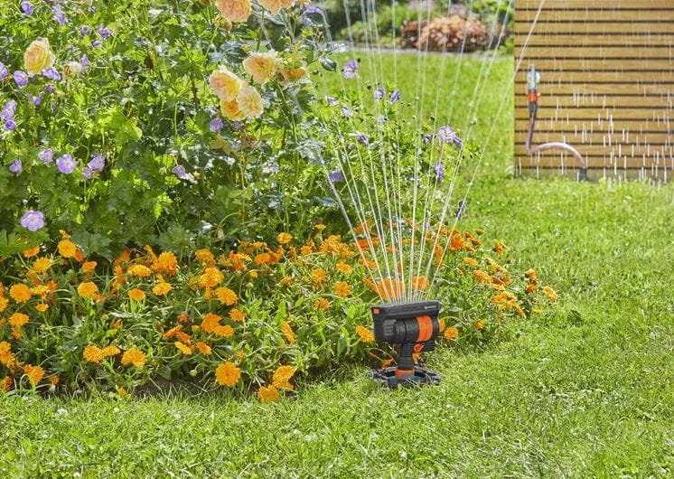 Gardena Pradinis vamzdyno rinkinys su svyruojančiu purkštuvu