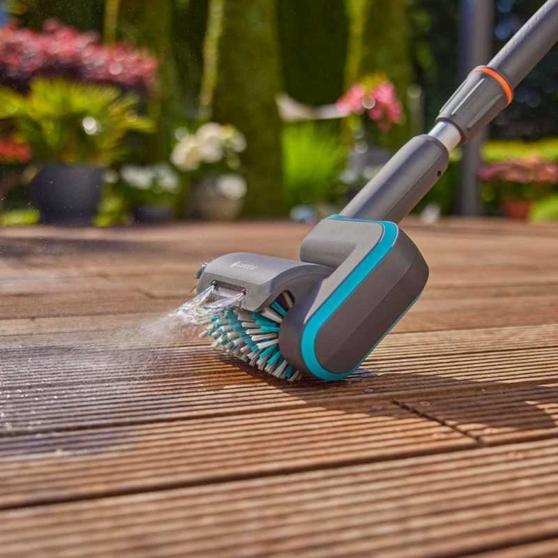 Daugiafunkcis valytuvas Gardena AquaBrush Universal su akumuliatoriumi, terasoms, plytelėms, vartams