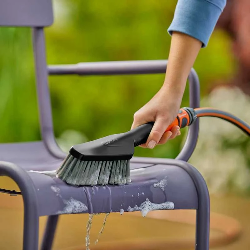 Gardena "Cleansystem" plovimo komplektas su šepečiu "Soft" S, plovimo šampūno lazdelėmis ir jungtimis