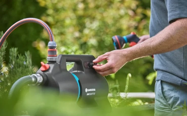 Gardena Akumuliatorinis sodo siurblio 3000 18V P4A rinkinys