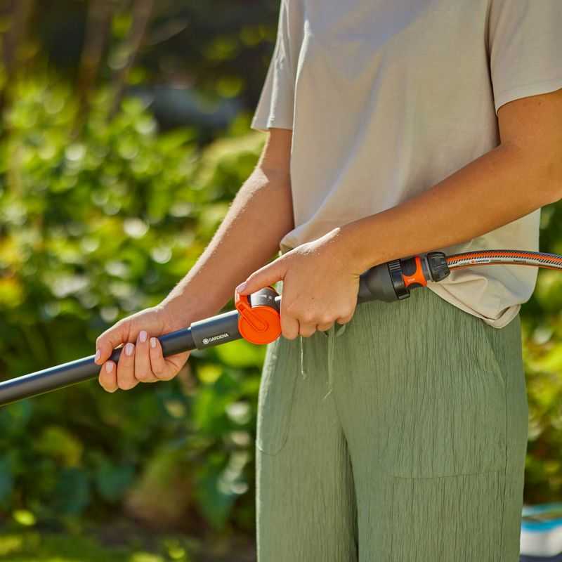 Gardena "Cleansystem" rankena S, prijungiama prie vandens tiekimo, didesniems plotams plauti