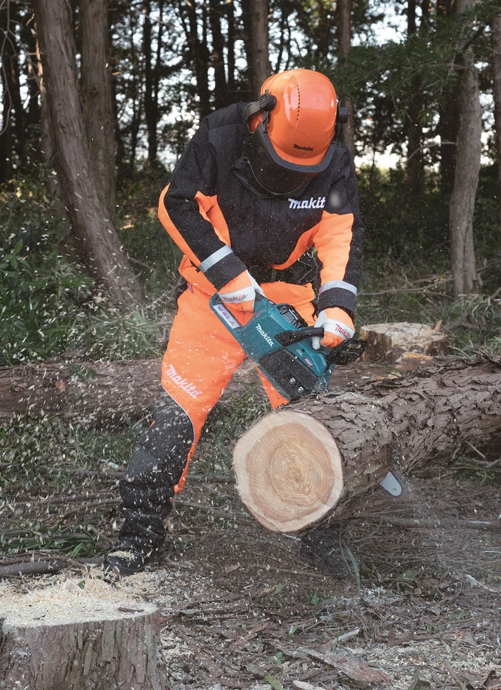 Makita UC025GZ Akumuliatorinis grandininis pjūklas, 40Vmax XGT, BL-motor 350mm, 25.5 m/s. Be akumuliatorių ir kroviklio!