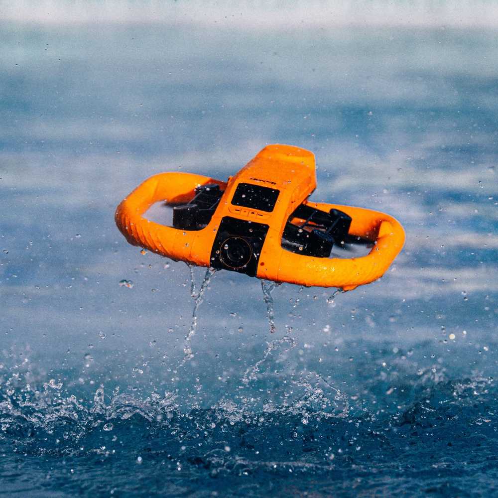 Standartinis dronas HOVERAir AQUA