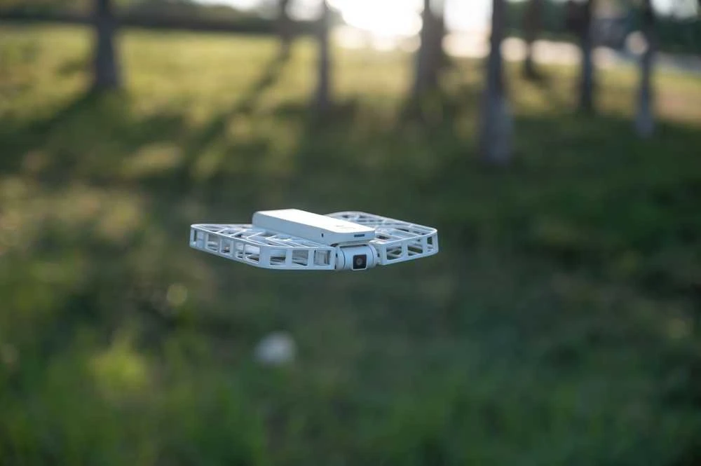 „HoverAir X1 Drone“ – „Combo Retail“ – „Baltas“.