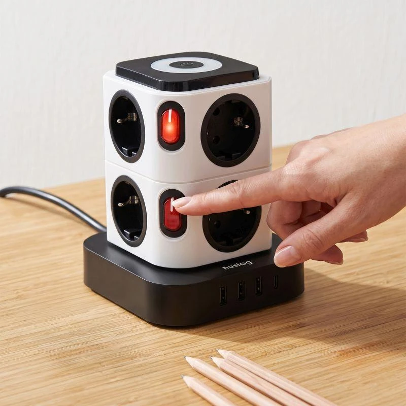 Huslog 15W Charging Station: 8 Outlets, 1 USB-C Port, 3 USB Ports, 1 Baltas LED Light