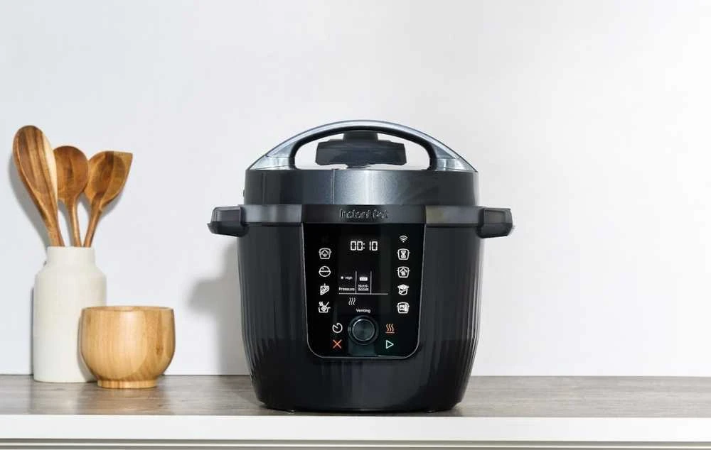 Instant Pot Pro daugybės funkcijų greitpuodis 5,7 l 1200 W su Wi-Fi valdymu, juodas PRCPC601WE