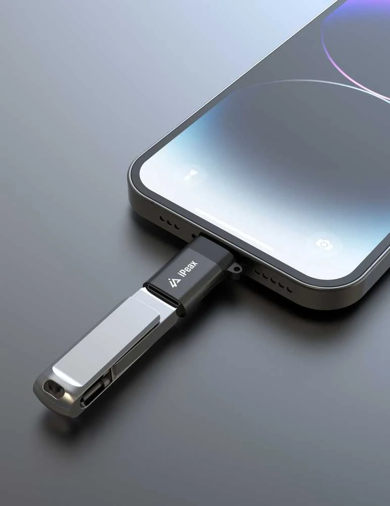 iPEAX Lightning į USB-A OTG adapteris prijungtas prie telefono
