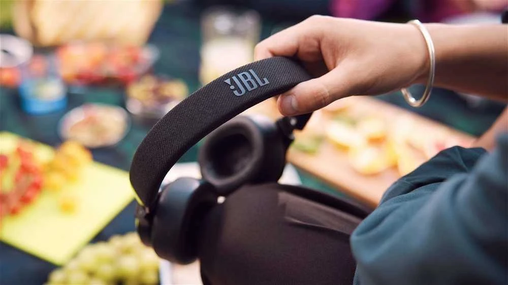 JBL Live 670NC belaidės ausinės, Juodos spalvos