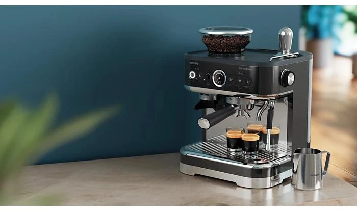 Kavos aparatas Philips | Espresso Aparatas | PSA3218/10 Barista Brew | Slėgis 15 bar | Su pieno plakikliu | Semi-automatinis | 1350 W | Juodas