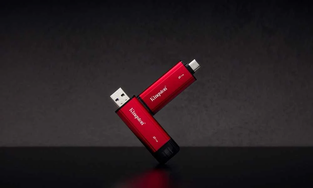 Kietasis diskas „Kingston Technology“ 512 GB nešiojamasis SSD diskas su dviem USB-A/C jungtimis, iki 1050 MB/s USB 3.2 Gen 2