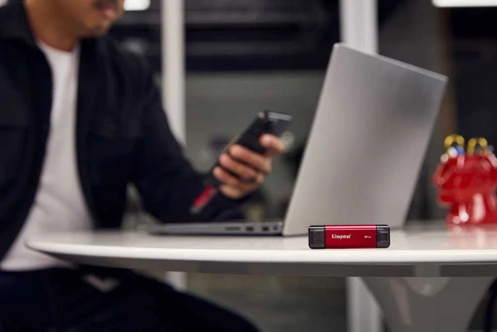 Kietasis diskas „Kingston Technology“ 512 GB nešiojamasis SSD diskas su dviem USB-A/C jungtimis, iki 1050 MB/s USB 3.2 Gen 2