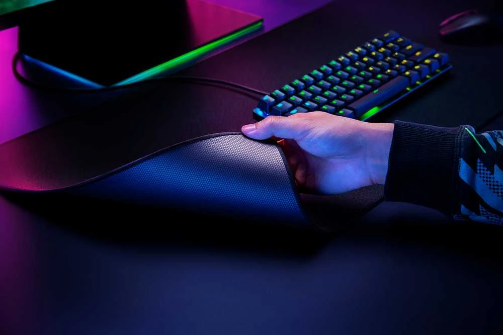 Pelės kilimėlis Razer Strider XXL, Juodos spalvos