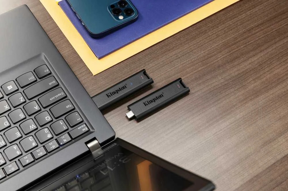 „Kingston“ | USB atmintinė | „DataTraveler Max“ | 256 GB | USB 3.2 Gen 2 Type-C | Juodas