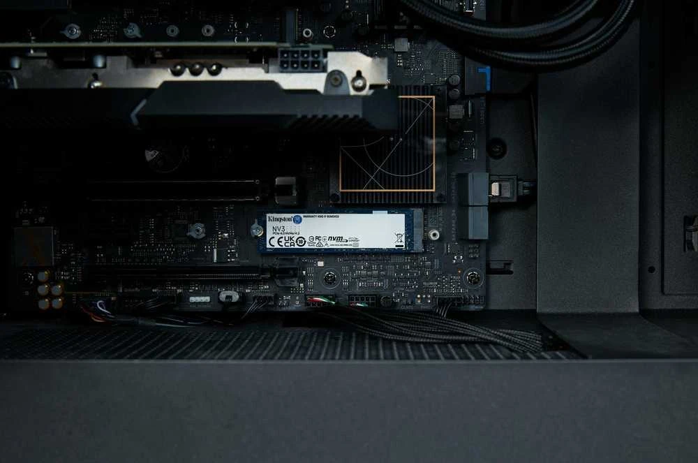 KINGSTON 2000GB NV3 M.2 2280 PCIe 4.0 NVMe SSD