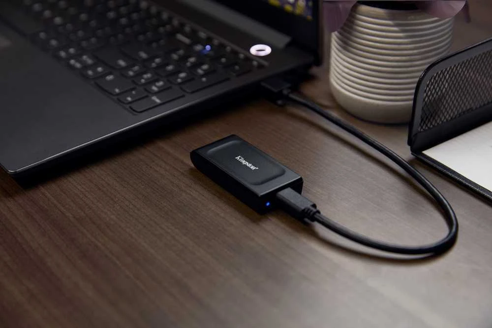 Išorinis kietasis diskas Kingston SXS1000R, 1 TB, USB 3.2 Gen 2, juodas