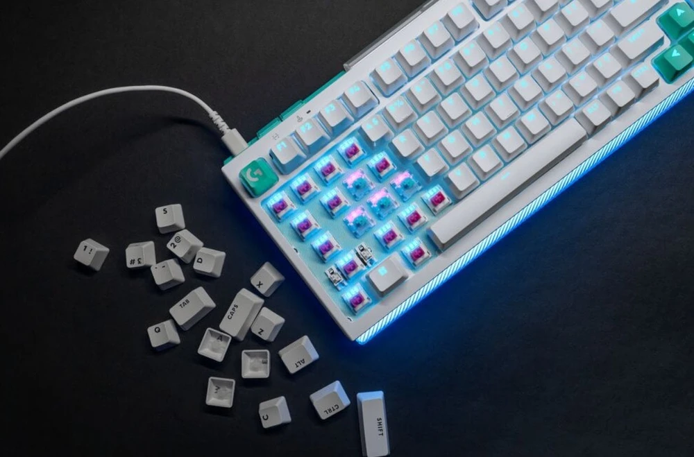 LOGITECH G512 X 98 Klaviatūra su laidu žaidimams - Baltas - US INT'L - USB - EMEA28i - 935 - TACTILE