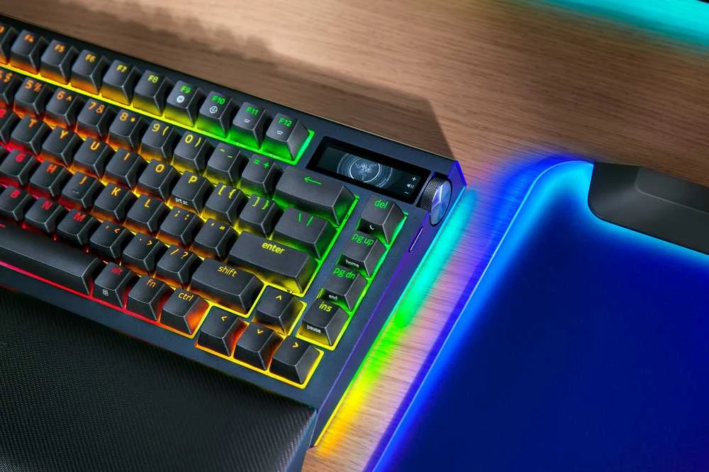 Razer | BlackWidow V4 Pro 75% | Mechaninė klaviatūra žaidimams | 4K Hz Wireless | US | Juodas | Oranžinis Tactile Switches Gen‑3 | Belaidė jungtis