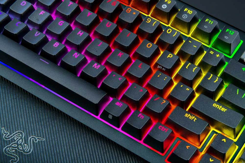 Razer | BlackWidow V4 Pro 75% | Mechaninė klaviatūra žaidimams | 4K Hz Wireless | US | Juodas | Oranžinis Tactile Switches Gen‑3 | Belaidė jungtis
