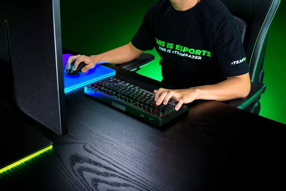 Klaviatūra žaidimams Razer BlackWidow V4 Razer Oranžinis (tactile) belaidė mechaninė su pašvietimu juoda